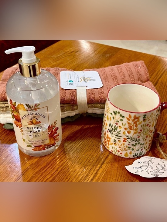 Other - 🍁 Hostess Gift Set Mug Spiced Pear Handsoap Four Kitchen Towels FALL COLORS 🍁